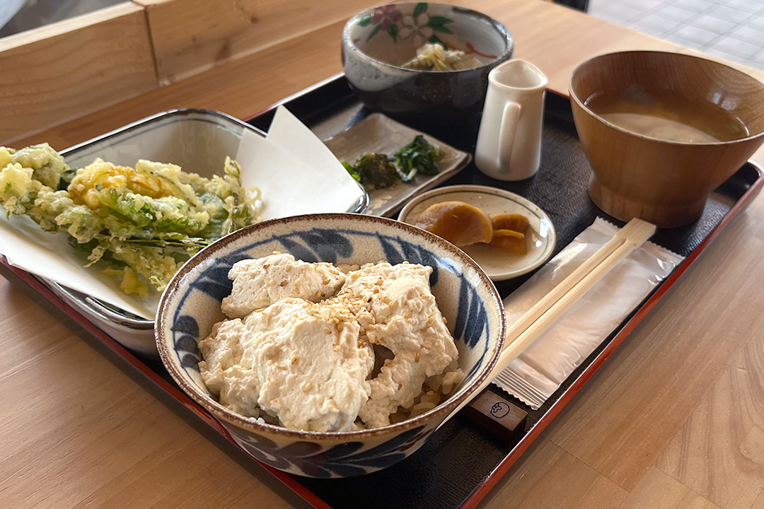 輕食咖啡館「白神豆腐」